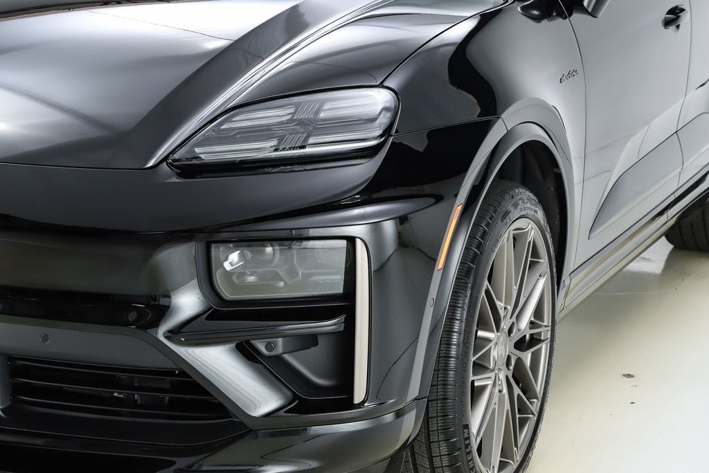 2025 Porsche Macan Electric Turbo