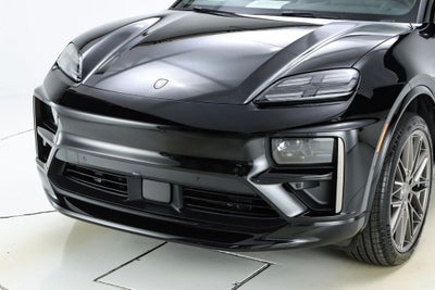 2025 Porsche Macan Electric Turbo