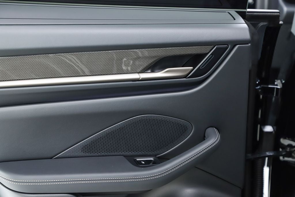 2025 Porsche Macan Electric Turbo