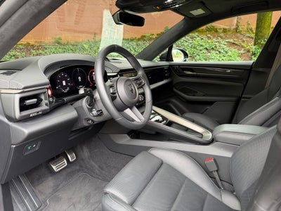 2025 Porsche Macan Electric Turbo