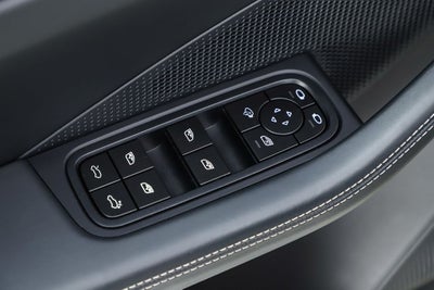 2025 Porsche Macan Electric Turbo