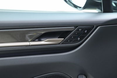 2025 Porsche Macan Electric Turbo
