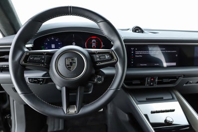 2025 Porsche Macan Electric Turbo