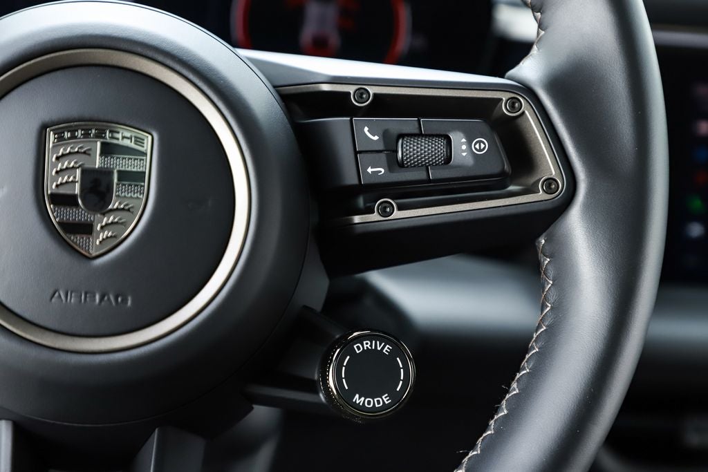 2025 Porsche Macan Electric Turbo