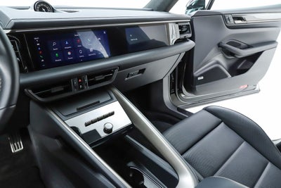 2025 Porsche Macan Electric Turbo