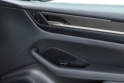 2025 Porsche Macan Electric Turbo