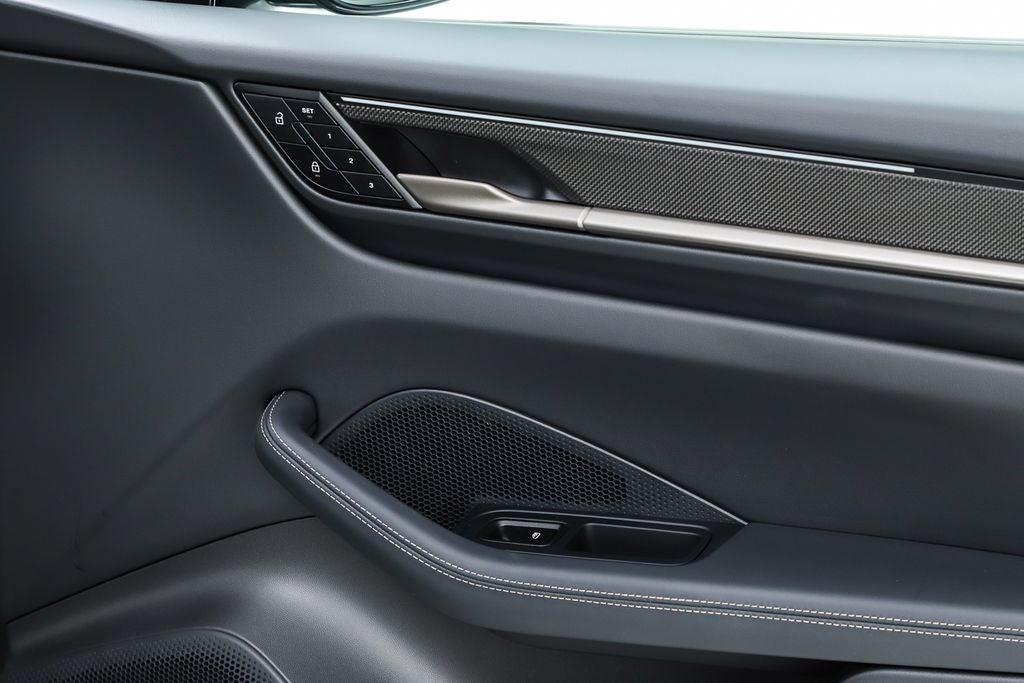 2025 Porsche Macan Electric Turbo