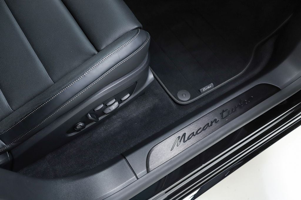 2025 Porsche Macan Electric Turbo