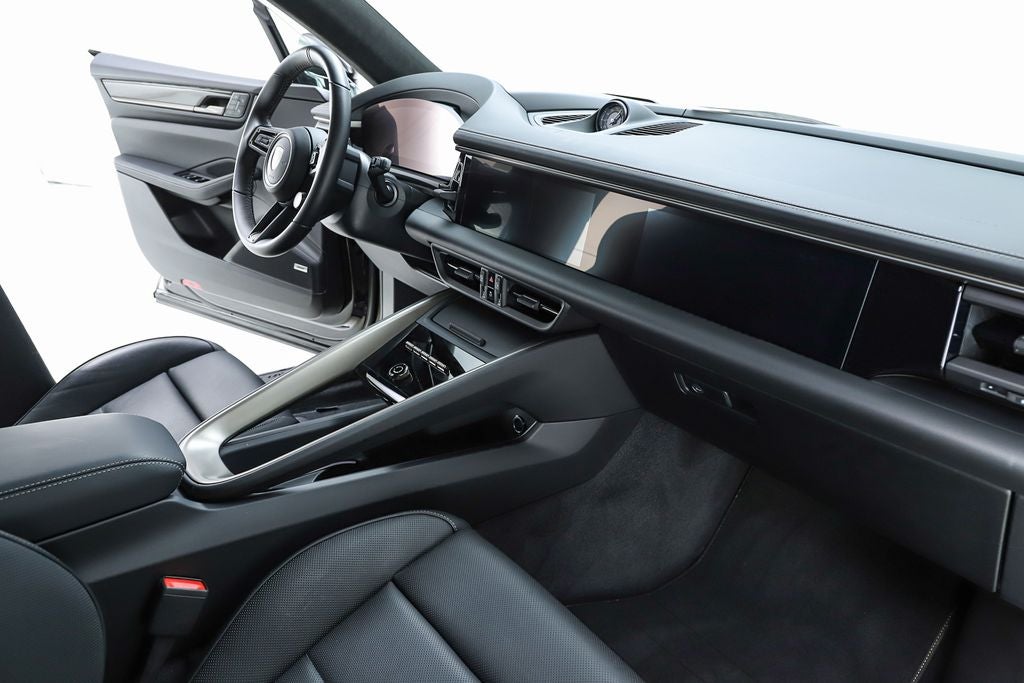 2025 Porsche Macan Electric Turbo