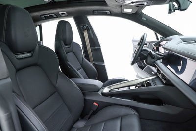 2025 Porsche Macan Electric Turbo