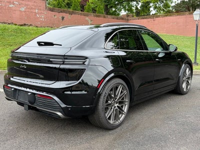 2025 Porsche Macan Electric Turbo