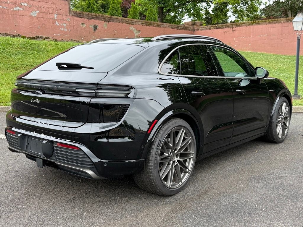 2025 Porsche Macan Electric Turbo
