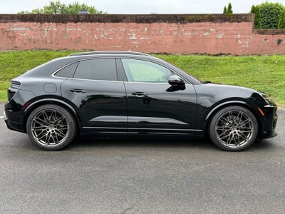 2025 Porsche Macan Electric Turbo