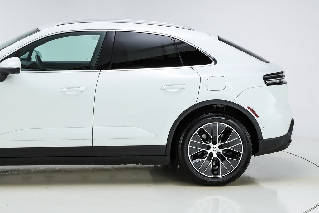 2025 Porsche Macan Electric Standard