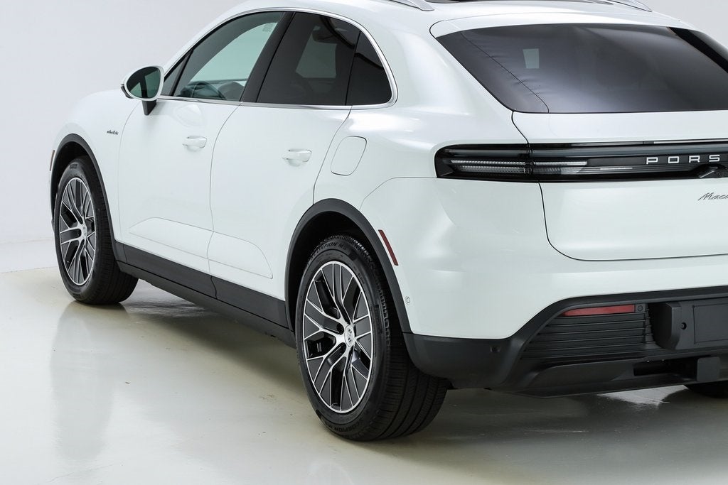 2025 Porsche Macan Electric Standard