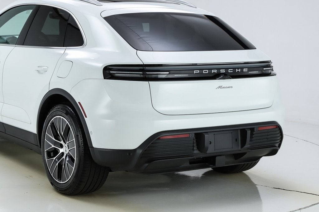 2025 Porsche Macan Electric Standard