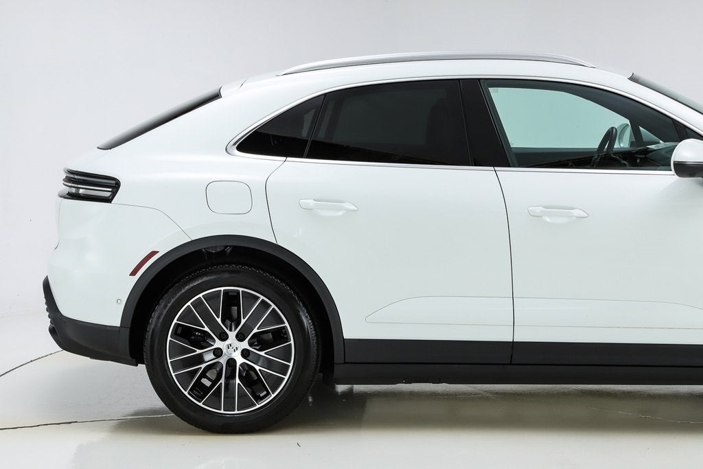 2025 Porsche Macan Electric Standard