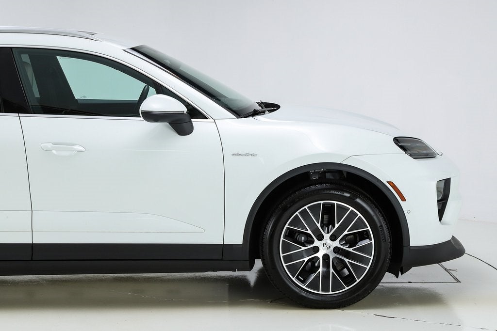 2025 Porsche Macan Electric Standard