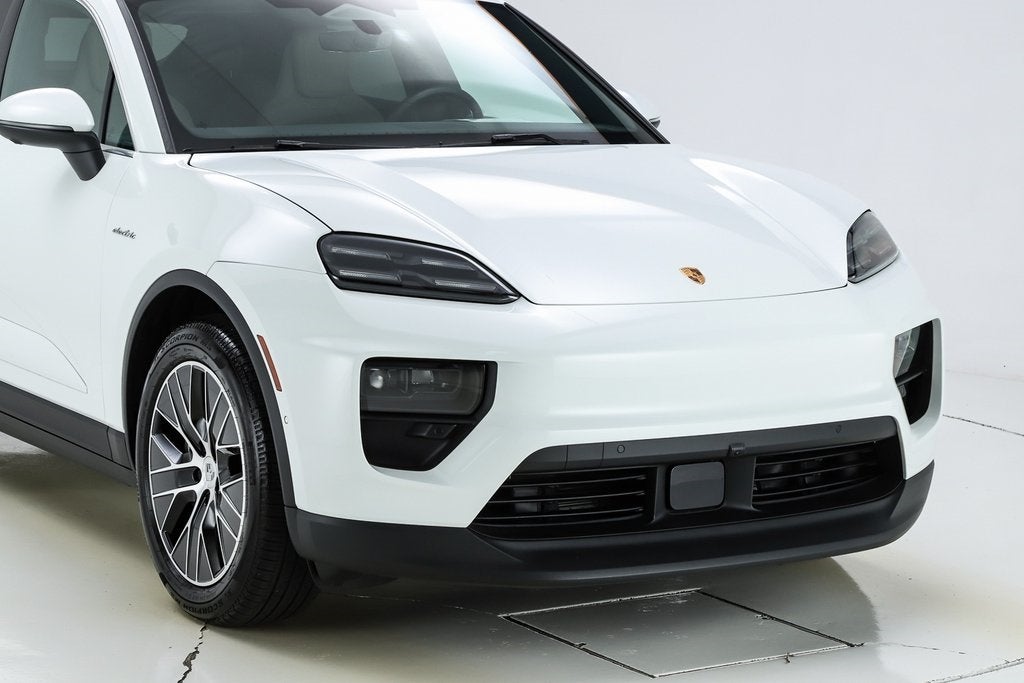 2025 Porsche Macan Electric Standard