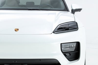 2025 Porsche Macan Electric Standard