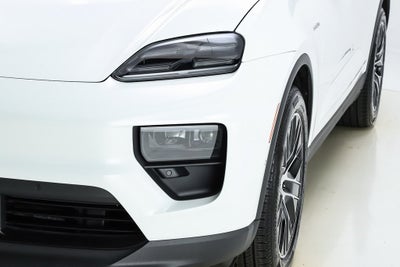 2025 Porsche Macan Electric Standard