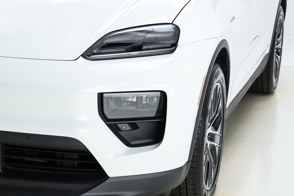 2025 Porsche Macan Electric Standard