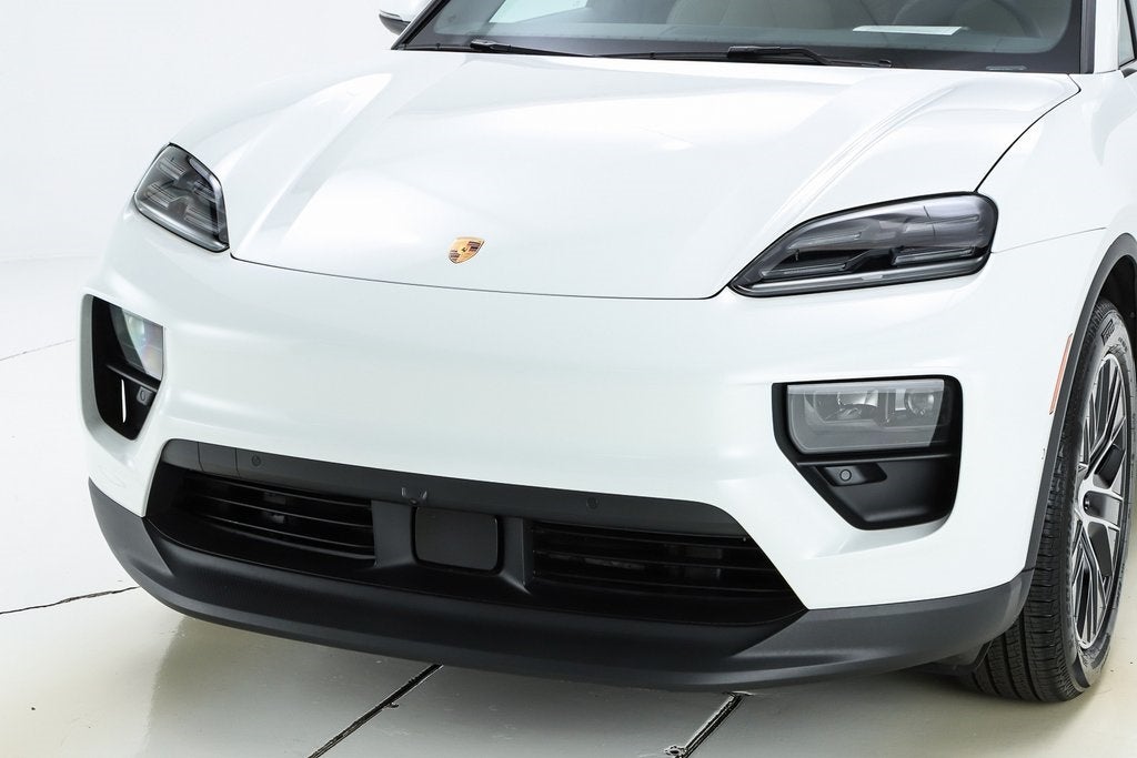 2025 Porsche Macan Electric Standard