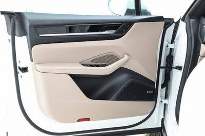 2025 Porsche Macan Electric Standard