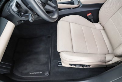 2025 Porsche Macan Electric Standard