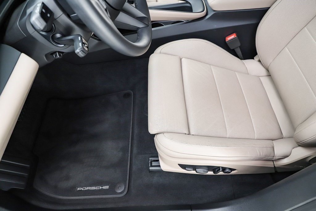 2025 Porsche Macan Electric Standard