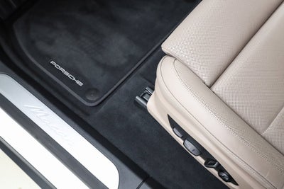 2025 Porsche Macan Electric Standard