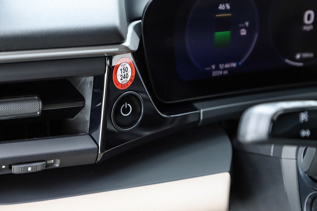 2025 Porsche Macan Electric Standard