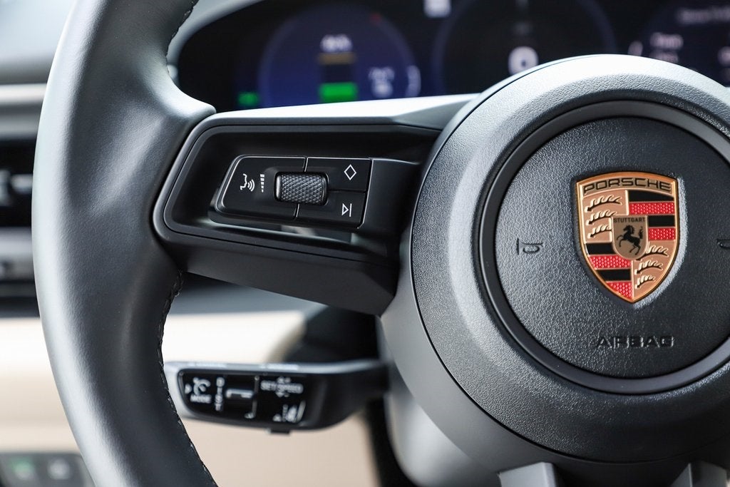 2025 Porsche Macan Electric Standard