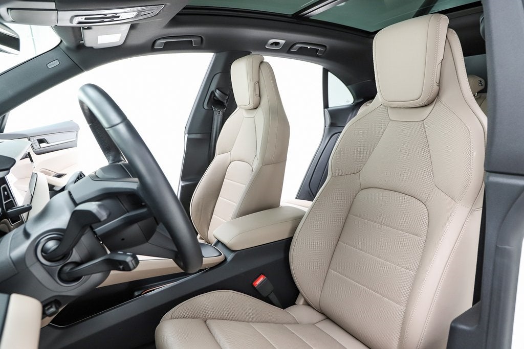 2025 Porsche Macan Electric Standard