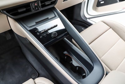 2025 Porsche Macan Electric Standard