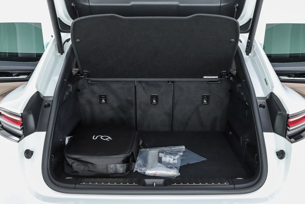 2025 Porsche Macan Electric Standard