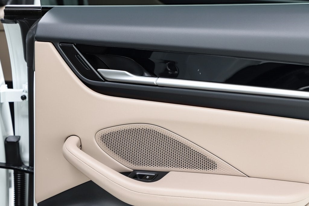 2025 Porsche Macan Electric Standard