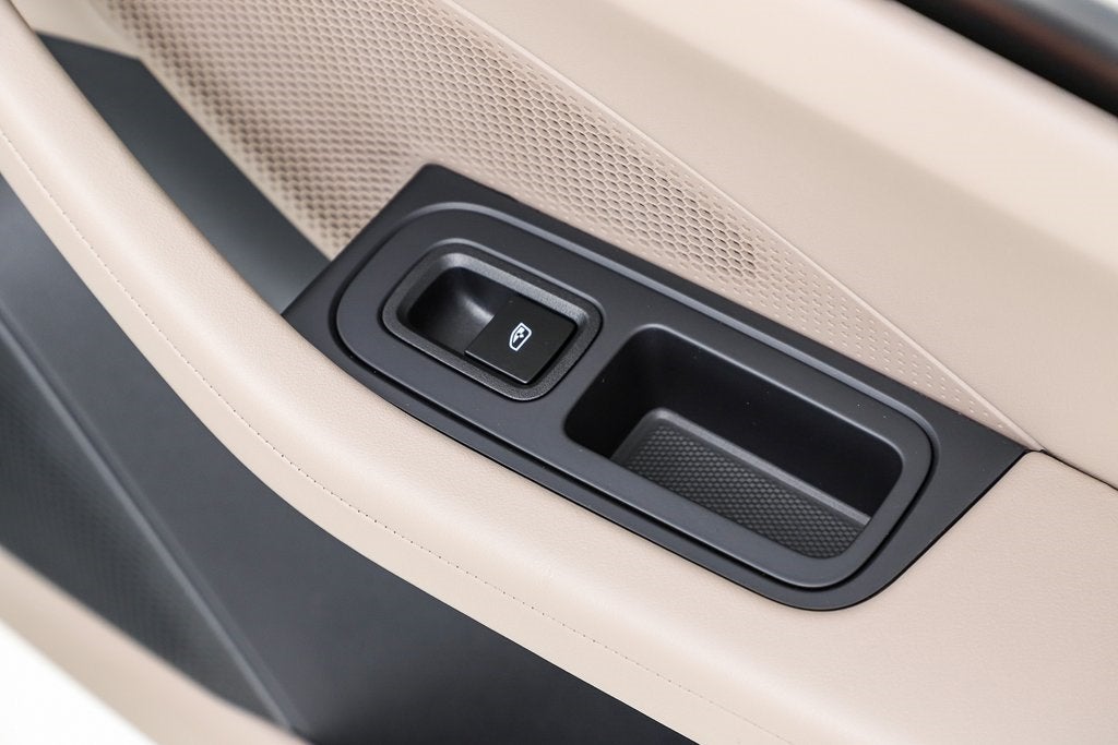 2025 Porsche Macan Electric Standard