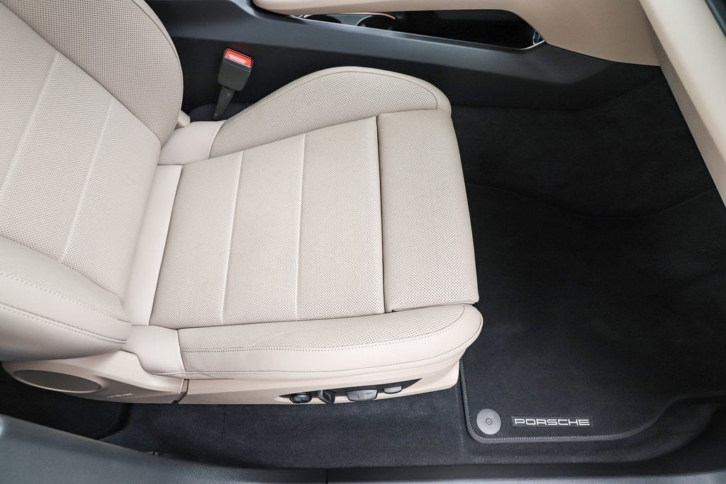 2025 Porsche Macan Electric Standard