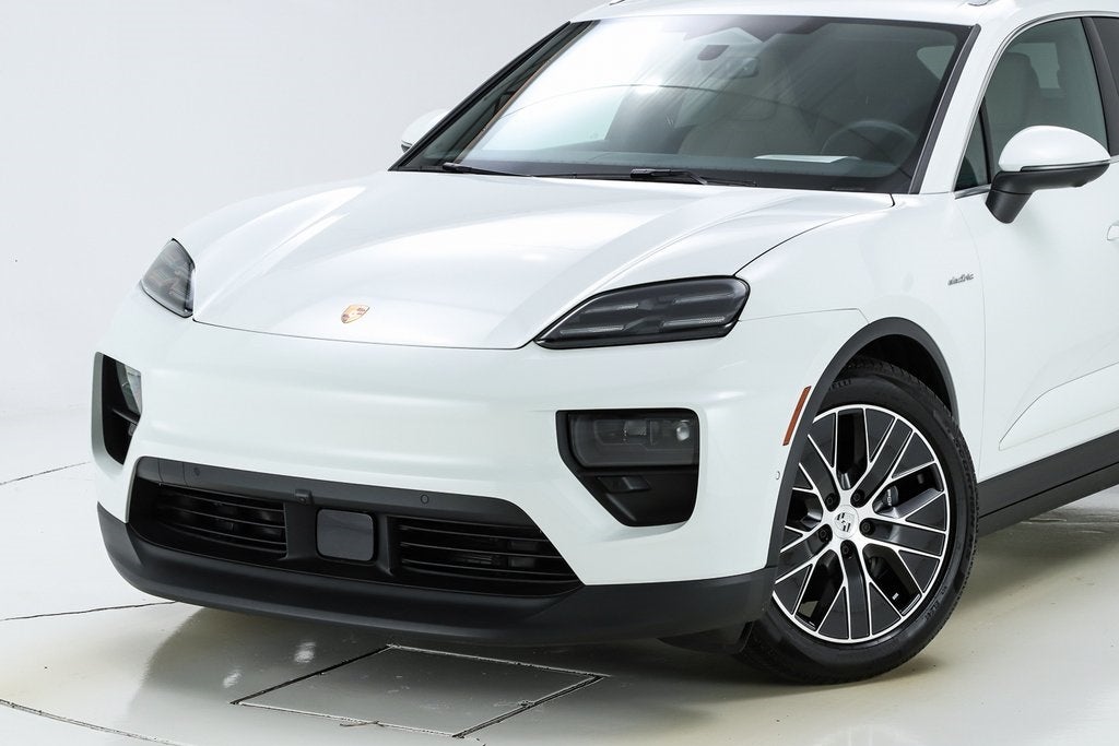 2025 Porsche Macan Electric Standard