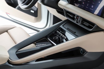 2025 Porsche Macan Electric Standard