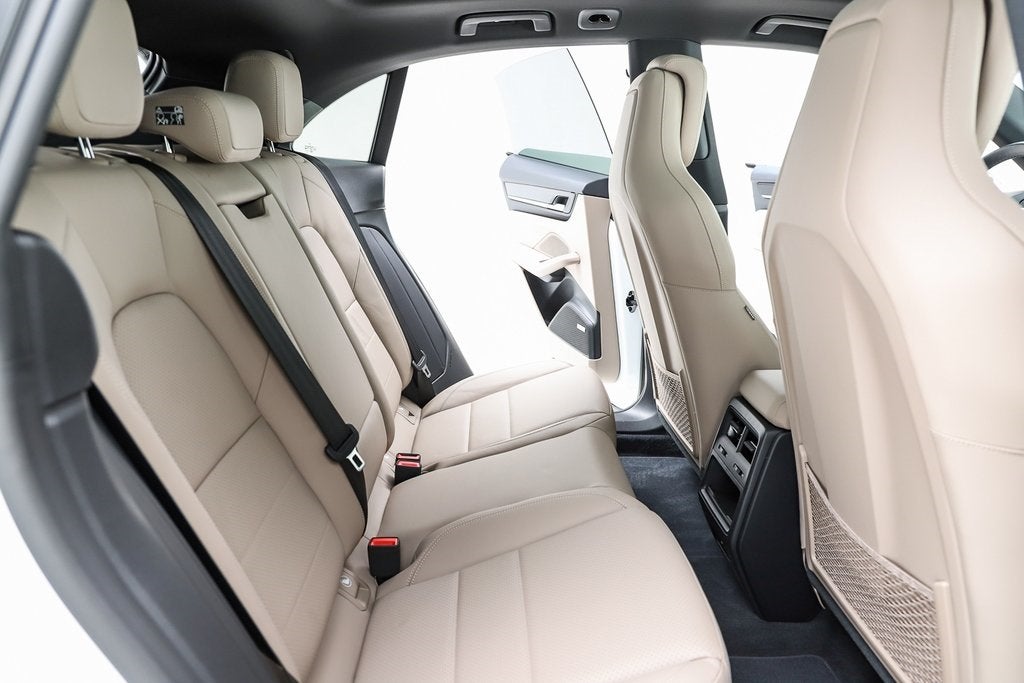 2025 Porsche Macan Electric Standard