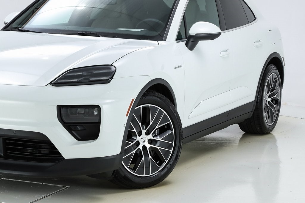 2025 Porsche Macan Electric Standard