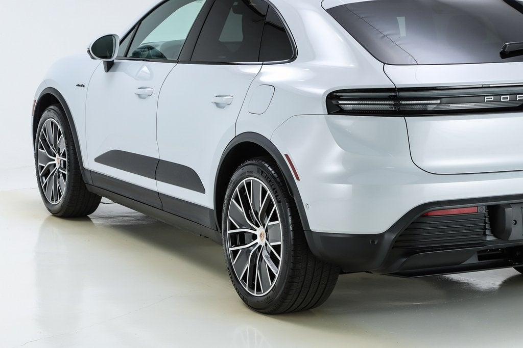2025 Porsche Macan Electric Base