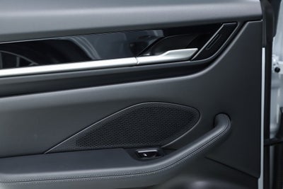 2025 Porsche Macan Electric Base