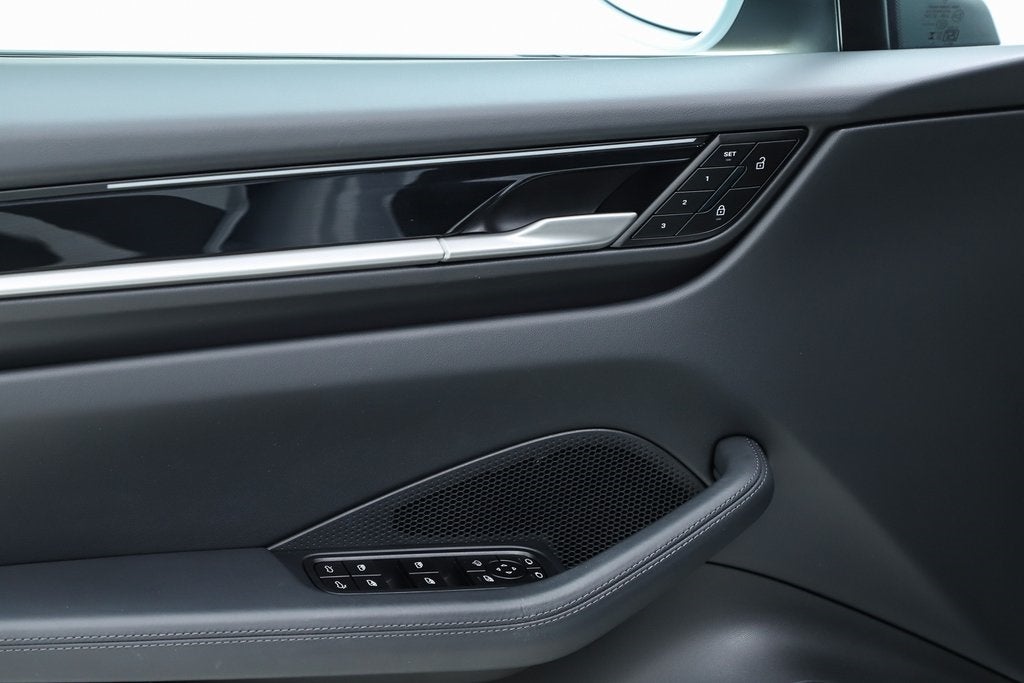 2025 Porsche Macan Electric Base