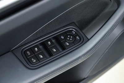 2025 Porsche Macan Electric Base