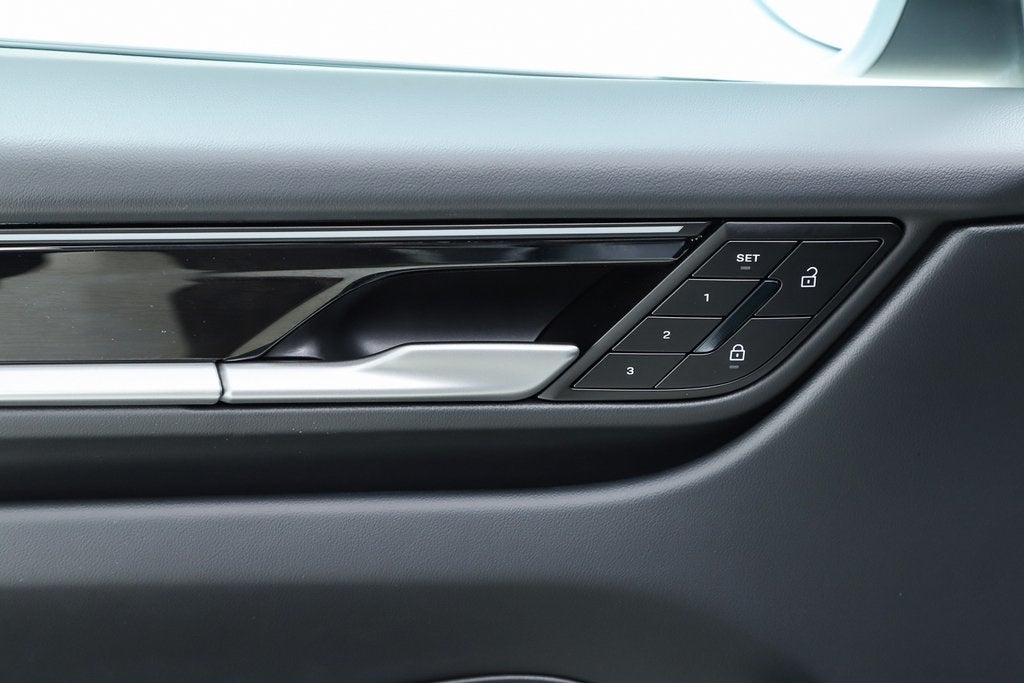 2025 Porsche Macan Electric Base