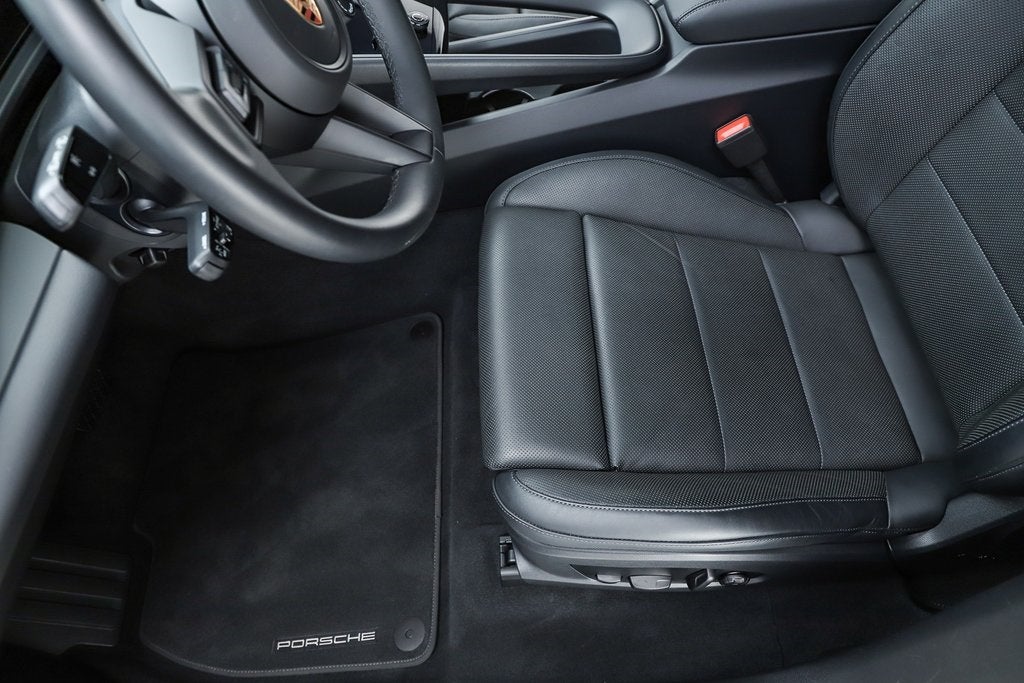 2025 Porsche Macan Electric Base