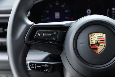 2025 Porsche Macan Electric Base